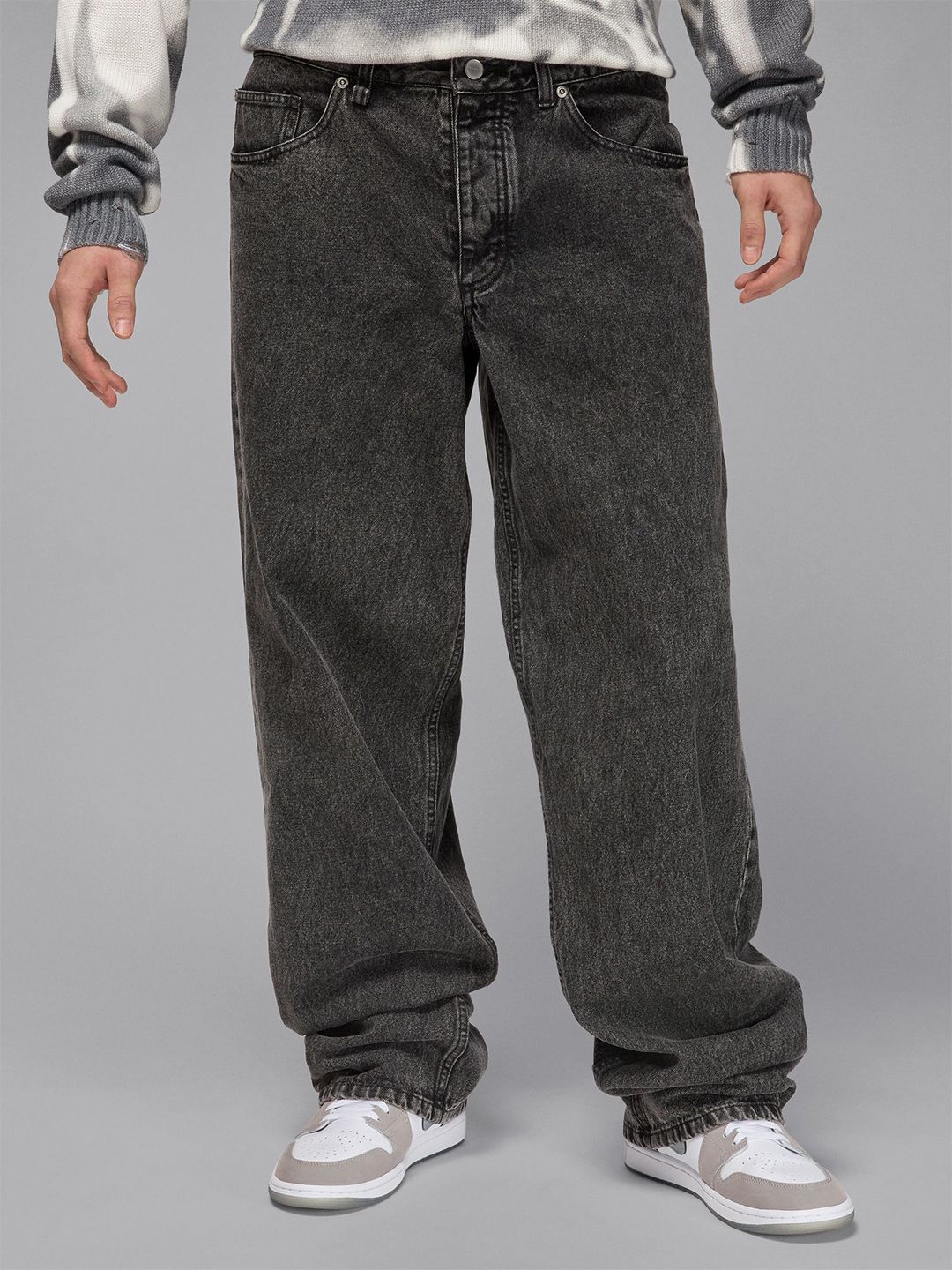 60ef3934-ac42-42b6-a2a1-7816ab14b0061737706524834-Nike-Air-Jordan-Mens-Trousers-5731737706524101-1.jpg Men Baggy Fit Heavy Fade Jeans - Image 1